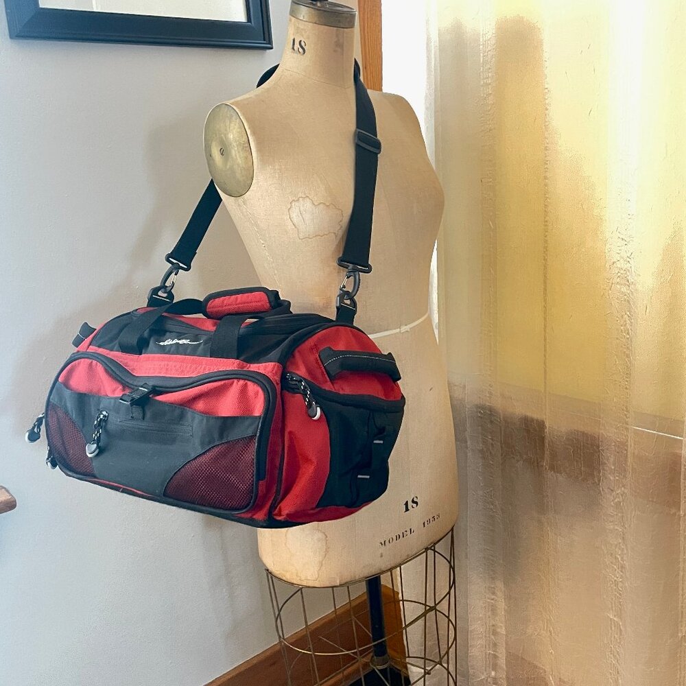 Eddie Bauer Duffle bag small to medium size